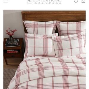 Levtex Red and White Plaid Quilt Set